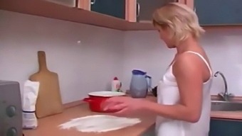 Russian Mature Woman And Non-Son Engage In Voyeuristic Sexual Activity