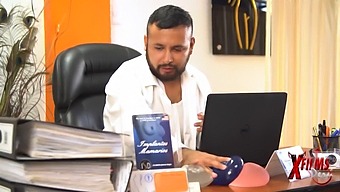 A Peruvian Cleaner Pretends To Be A Physician To Awaken A Voluptuous Venezuelan Woman